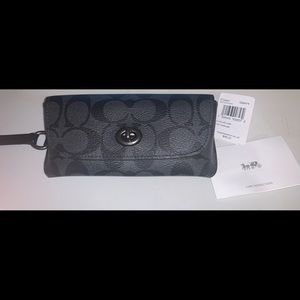 COACH (black) Sunglass Case in Signature canvas